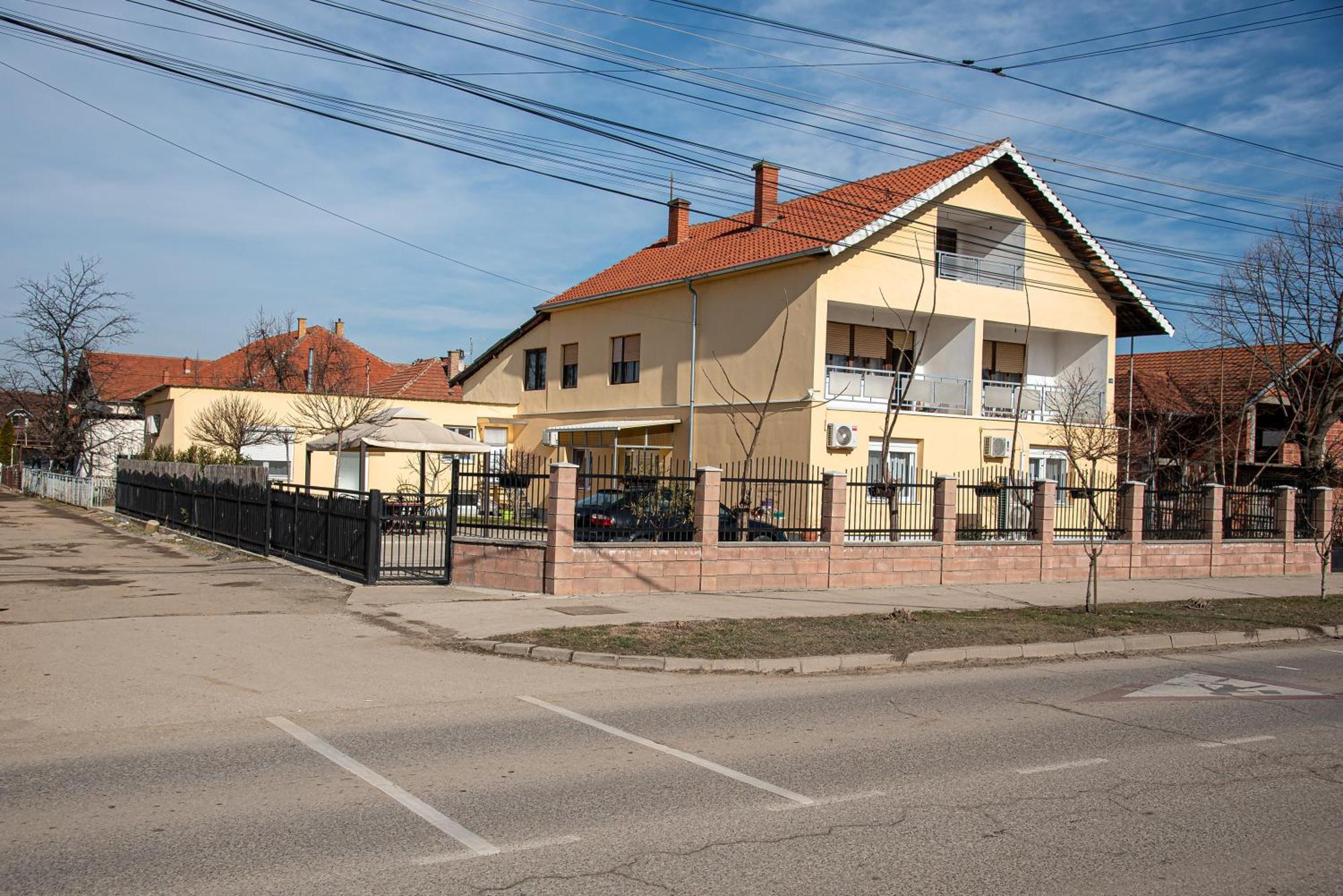 Apartments Kuca Aleksic Ni エクステリア 写真
