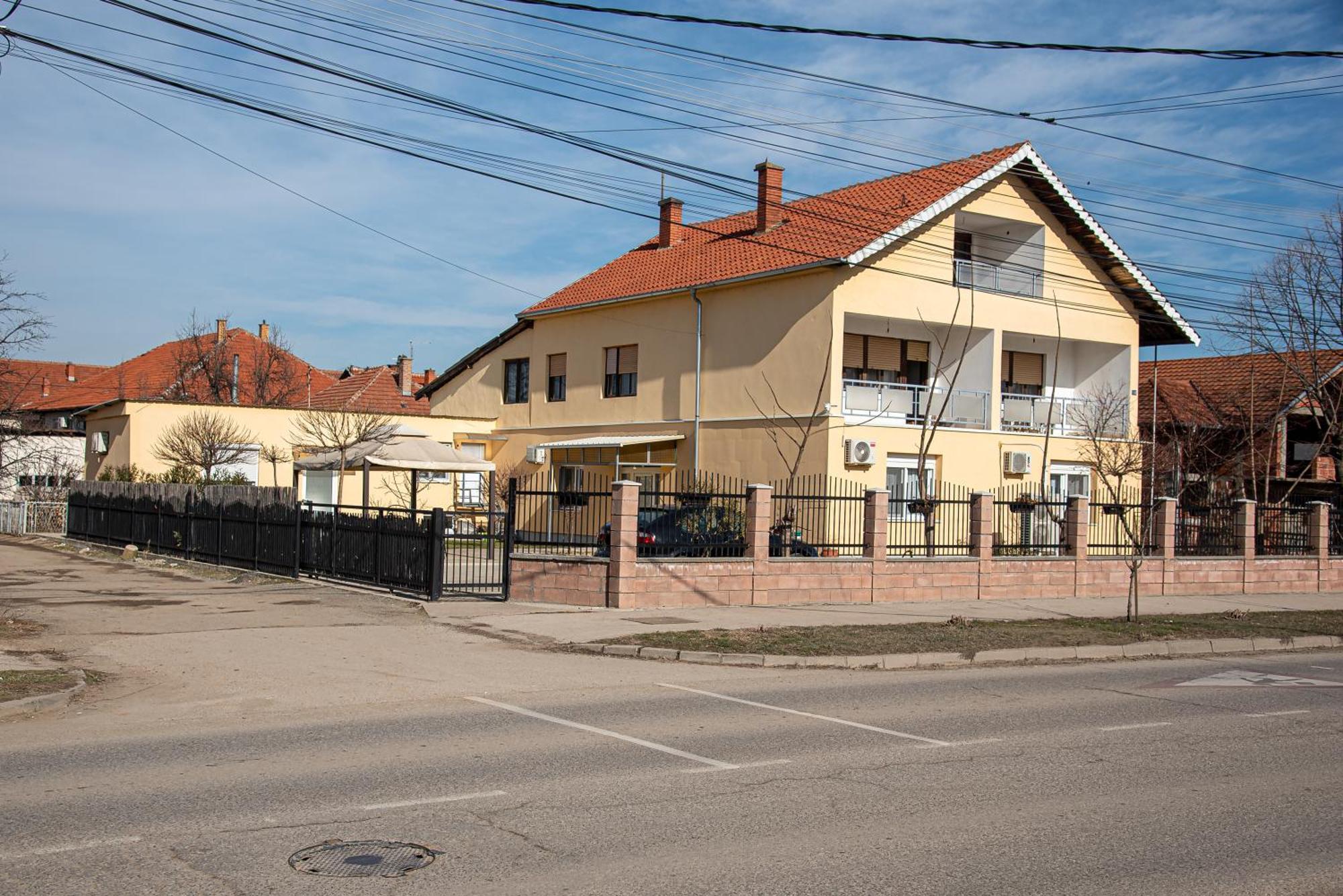 Apartments Kuca Aleksic Ni エクステリア 写真