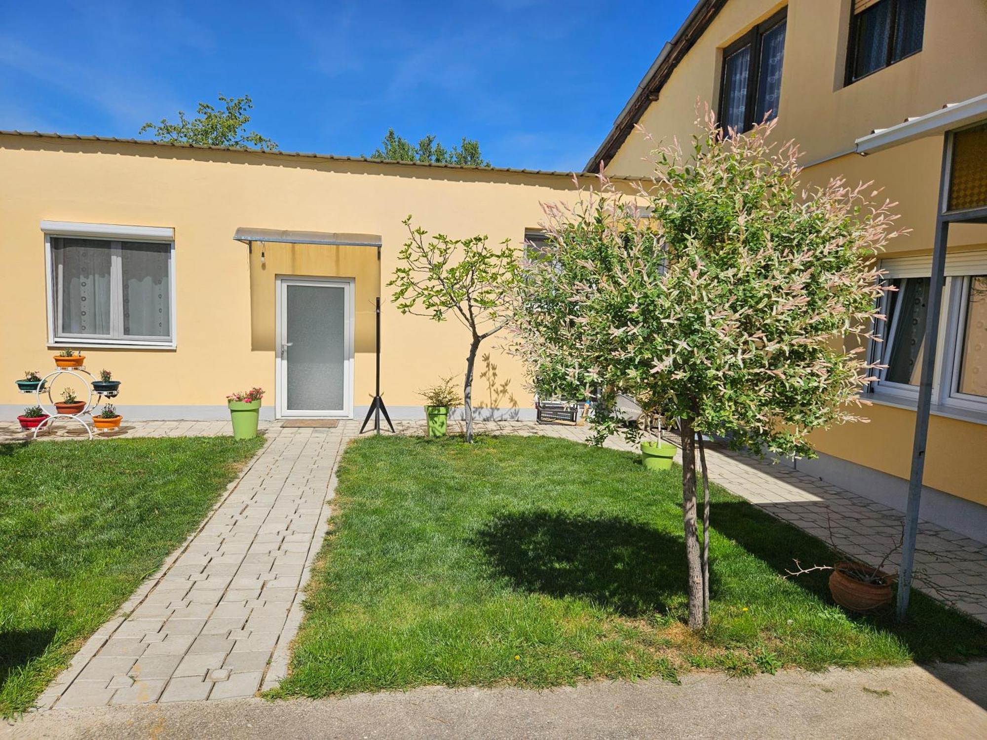 Apartments Kuca Aleksic Ni エクステリア 写真