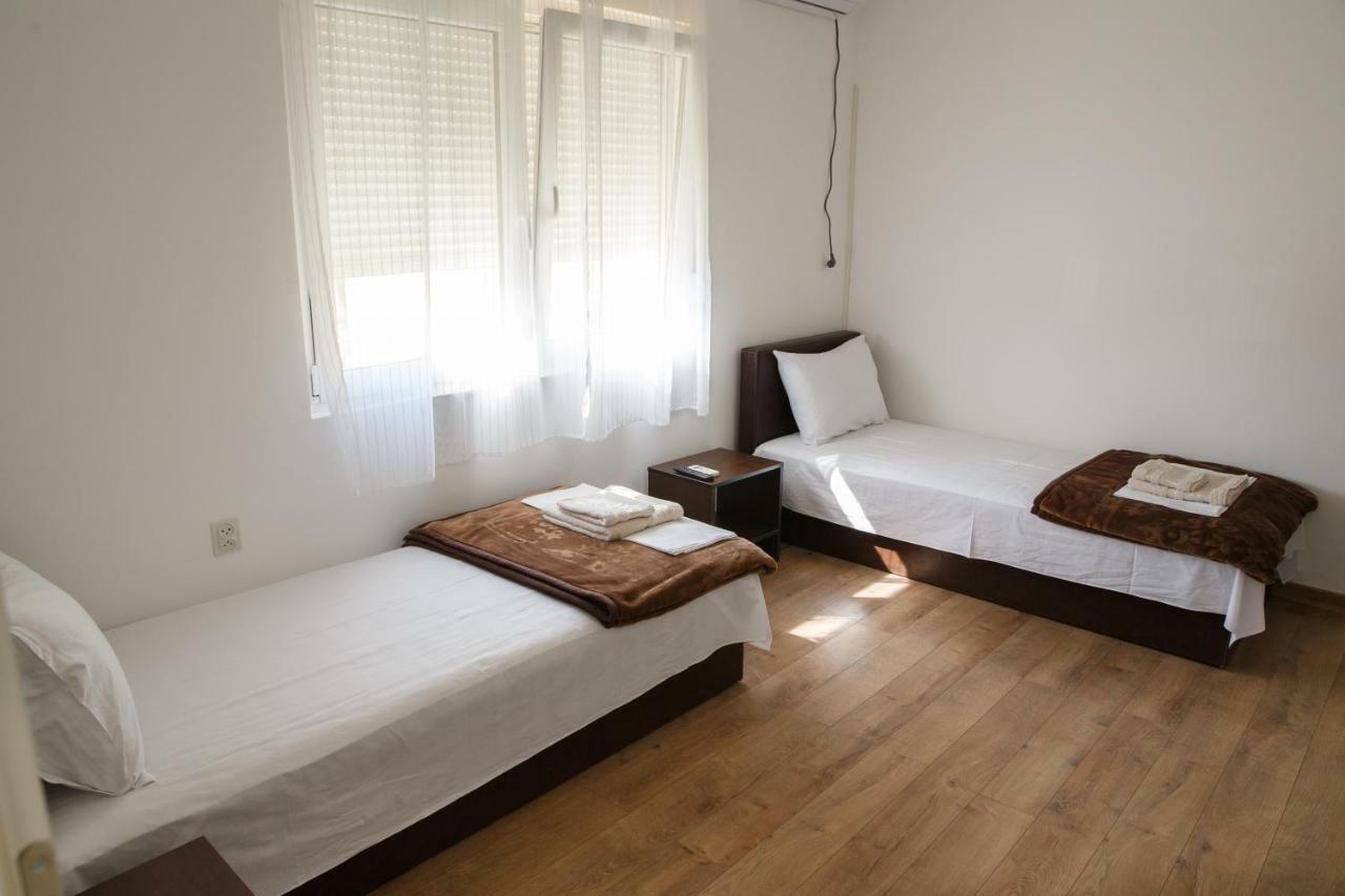 Apartments Kuca Aleksic Ni エクステリア 写真