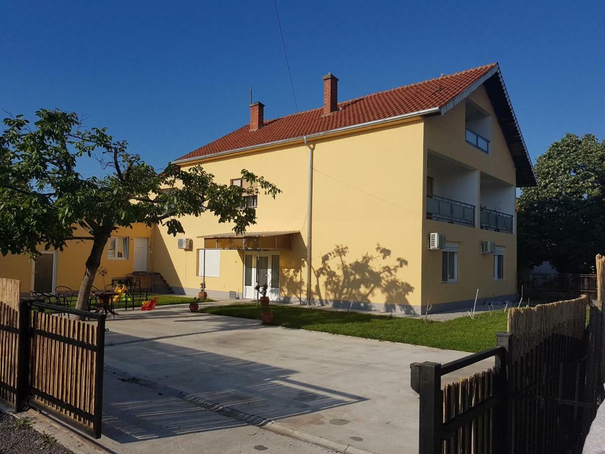 Apartments Kuca Aleksic Ni エクステリア 写真